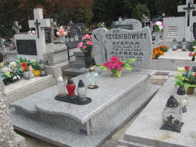 Grób Alfreda Czyżnikowska Łazarewicz