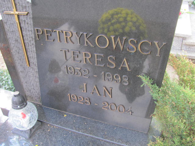 Teresa Petrykowska 1932 Lubień Kujawski - Grobonet - Wyszukiwarka osób pochowanych